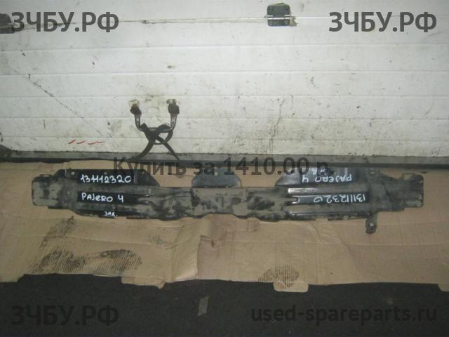 Mitsubishi Pajero/Montero 4 Накладка заднего бампера