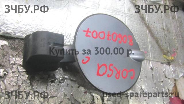 Opel Corsa C Лючок бензобака