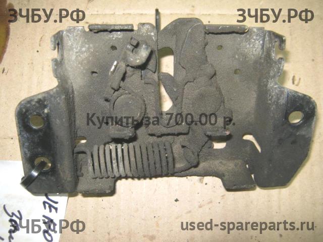 Mitsubishi Pajero/Montero 4 Замок капота
