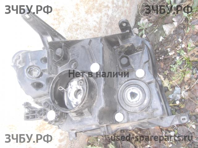 Mitsubishi Pajero/Montero 4 Фара левая