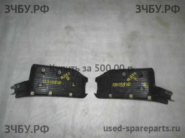 Mitsubishi Pajero/Montero 4 Накладки на пороги (комплект)