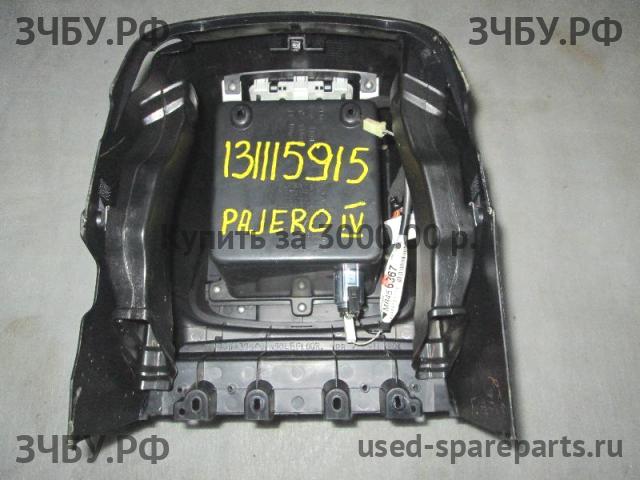 Mitsubishi Pajero/Montero 4 Консоль между сиденьями (Подлокотник)