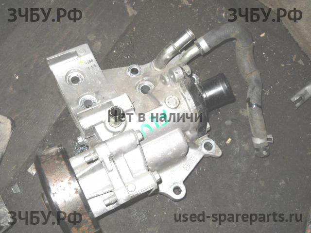Renault Fluence Насос водяной (помпа)