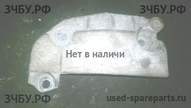 Renault Megane 2 Кронштейн крепления ДВС