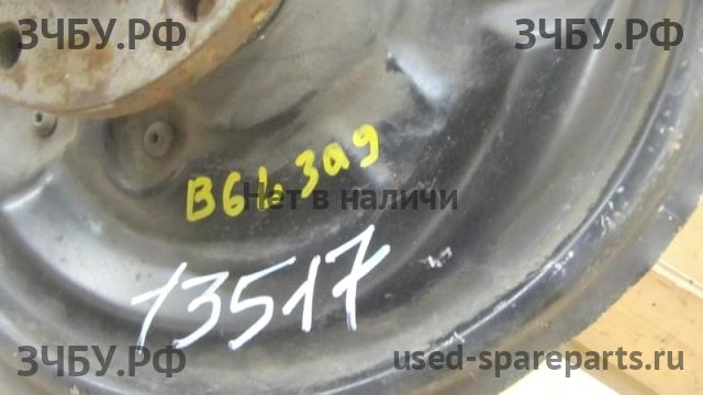 Volkswagen Passat B6 Кулак задний левый
