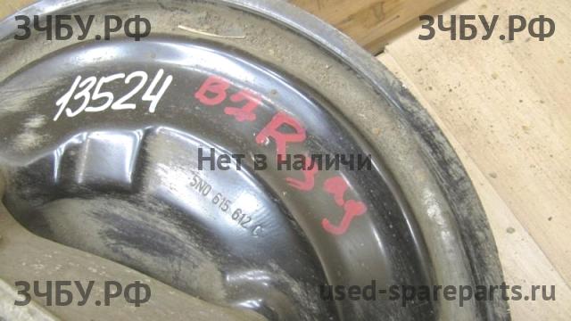 Volkswagen Passat B7 Кулак задний правый