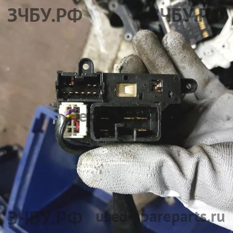 Mitsubishi Carisma (DA) 2000-> Переключатель поворотов подрулевой