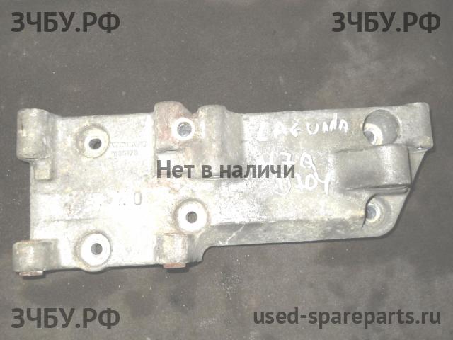 Renault Laguna 1 Кронштейн генератора
