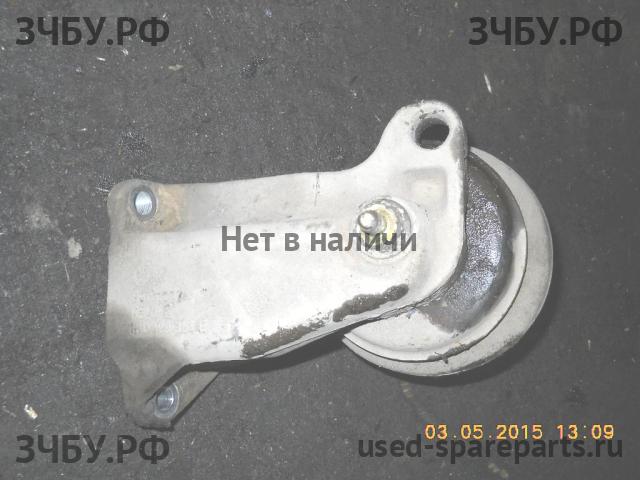 Volkswagen Golf 3 Кронштейн крепления ДВС