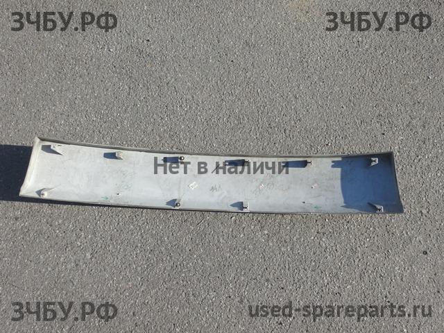 Mitsubishi Pajero/Montero Sport 2 (KH) Накладка на дверь багажника