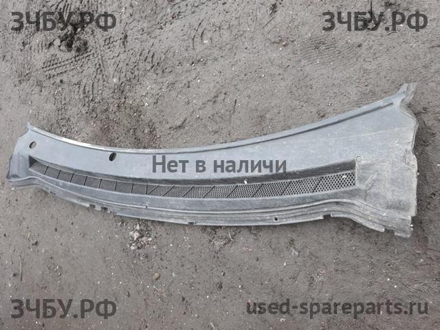 Ford Focus 2 (рестайлинг) Решетка стеклоочистителя (Дефлектор водостока)