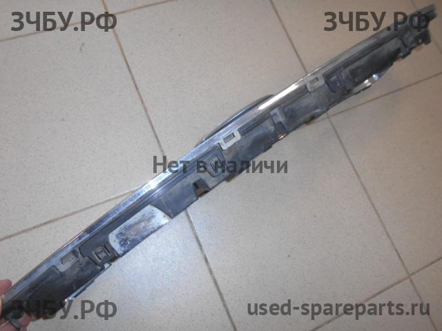 Volvo XC-70 Cross Country (2) Решетка радиатора