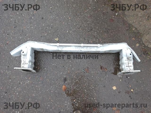 Ford Focus 3 Усилитель бампера передний