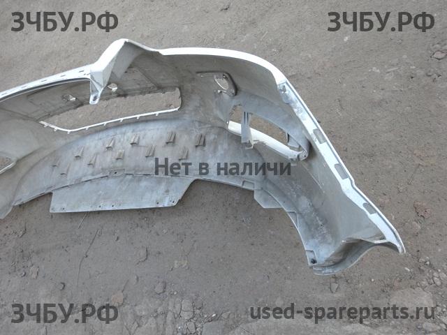 Opel Zafira B Бампер передний