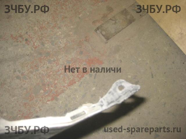 Toyota RAV 4 (3) Бампер передний