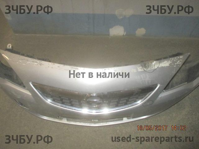Opel Astra J Бампер передний