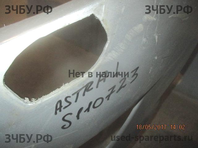 Opel Astra J Бампер передний