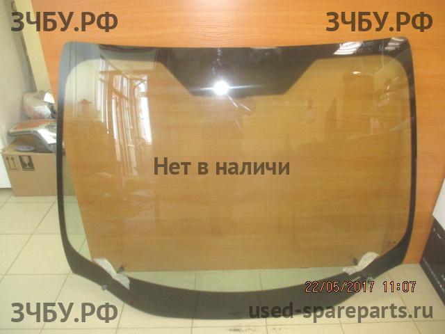 Ford Focus 3 Стекло лобовое (ветровое)