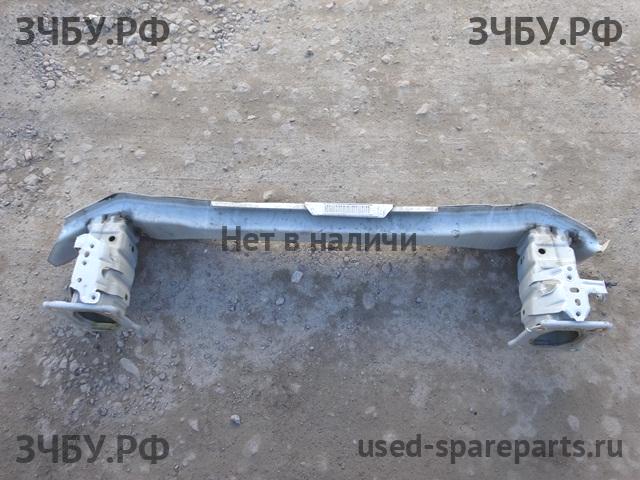 Ford Focus 3 Усилитель бампера передний