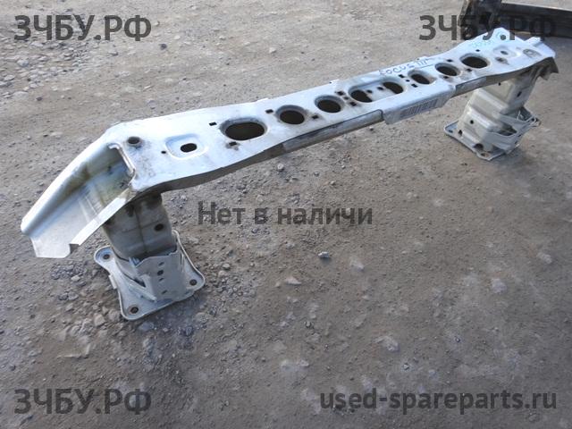 Ford Focus 3 Усилитель бампера передний