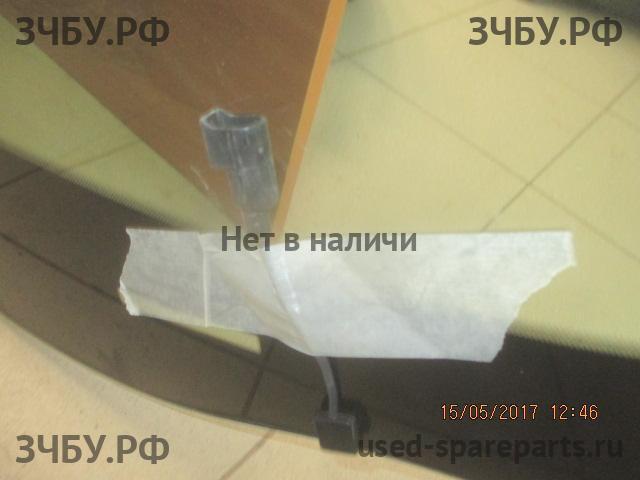 Ford Focus 3 Стекло лобовое (ветровое)