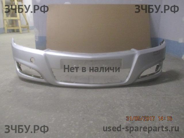 Opel Astra H Бампер передний