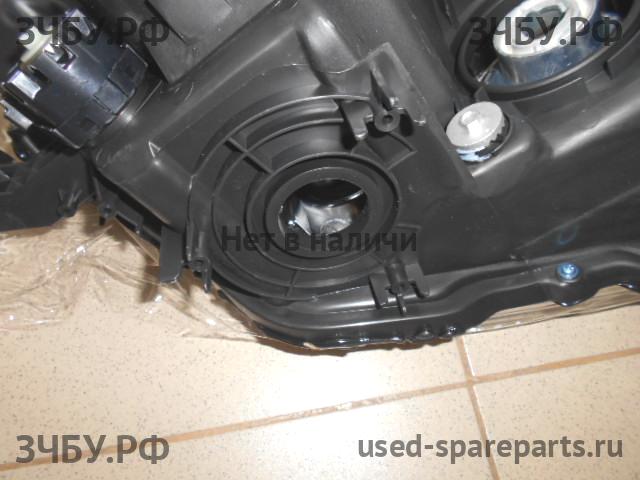 Mitsubishi Pajero/Montero 4 Фара левая