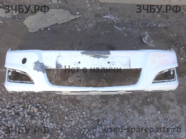 Opel Astra H Бампер передний