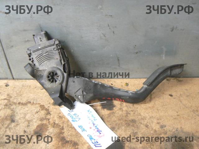 Peugeot 308 Педаль газа