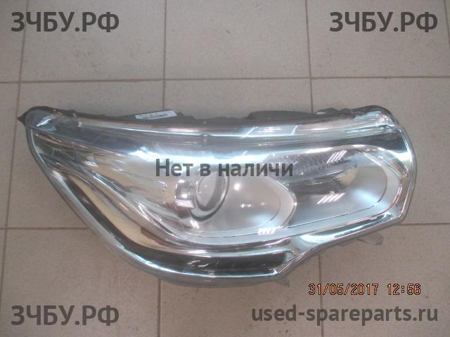 Citroen C4 (2) Фара правая