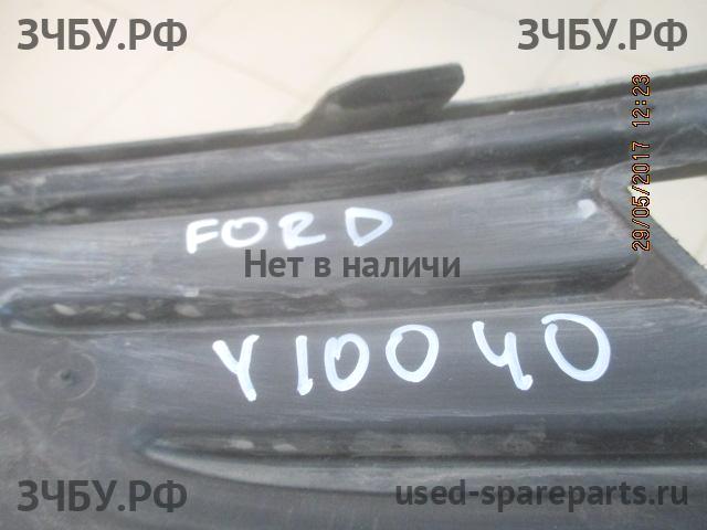 Ford Focus 3 Рамка противотуманной фары правой