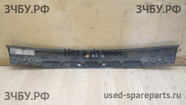 Land Rover Range Rover Sport 1 Накладка на дверь багажника