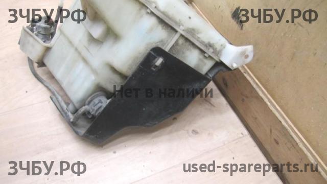 Toyota Land Cruiser 120 (PRADO) Бачок омывателя лобового стекла
