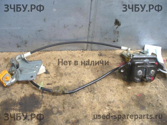 Nissan Presage 1 Замок багажника