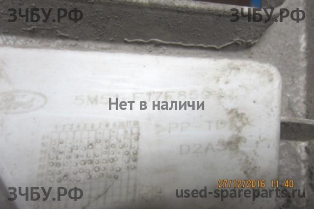 Ford Focus 2 Кронштейн бампера задний