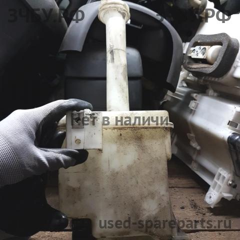 Nissan Maxima 1 (J30) Бачок омывателя лобового стекла