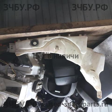Ford Focus 2 Бачок омывателя лобового стекла