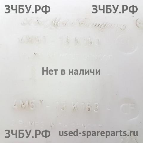 Ford Focus 2 Бачок омывателя лобового стекла