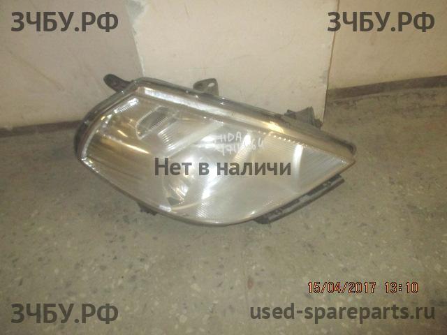 Nissan Tiida 1 Фара правая