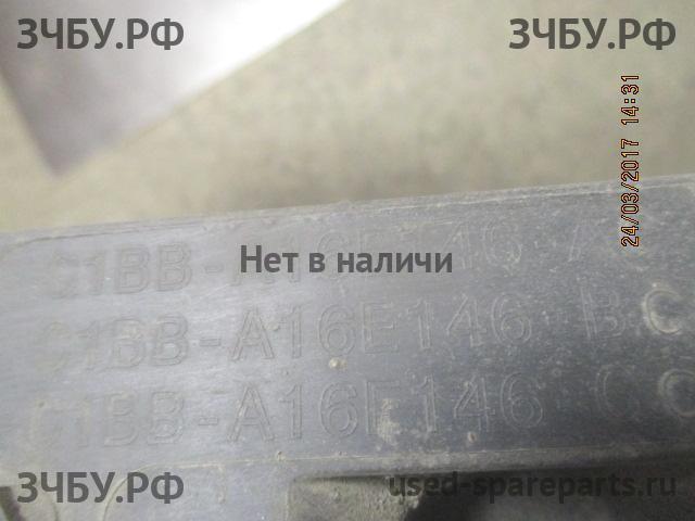 Ford Fiesta 6 Панель передняя (телевизор)