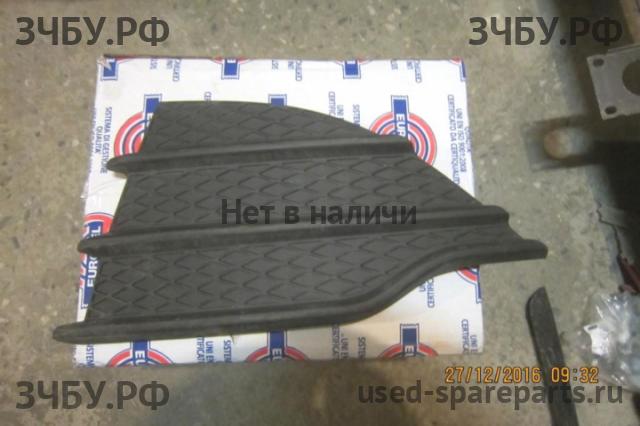 Ford Kuga 2 Решетка в бампер