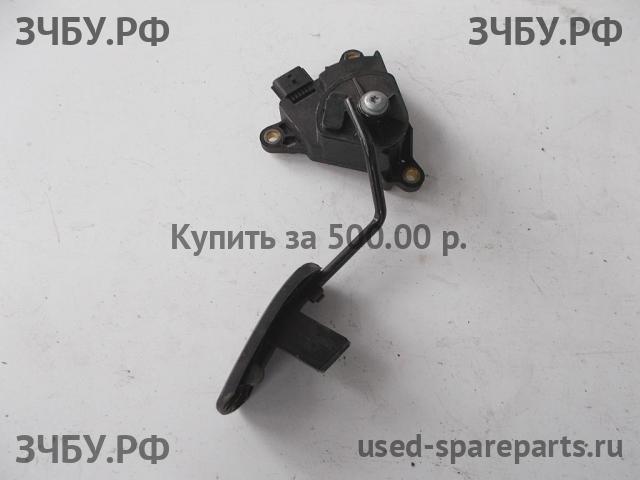 Nissan Micra K12 Педаль газа