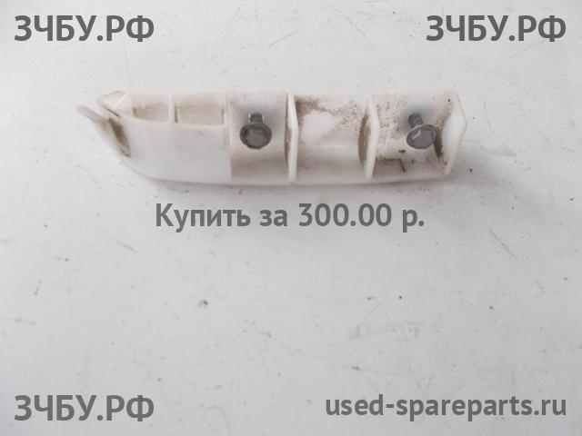 Nissan Micra K12 Кронштейн бампера