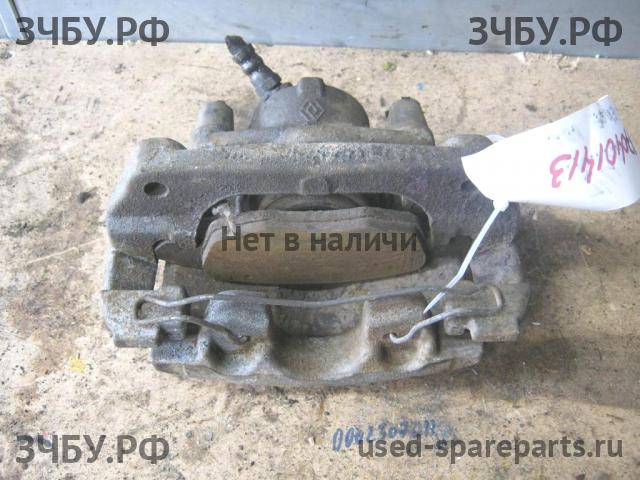 Renault Fluence Суппорт передний левый (в сборе со скобой)