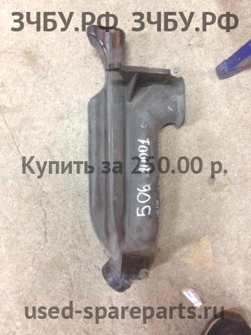 Opel Astra H Патрубок воздушного фильтра
