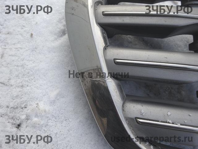 Toyota Land Cruiser 200 Решетка радиатора
