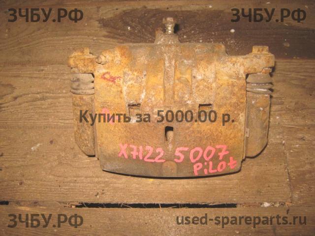 Honda Pilot (2) Суппорт передний правый (в сборе со скобой)