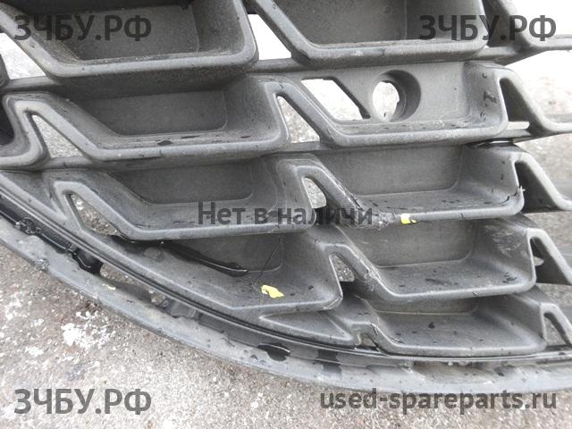 Opel Astra J Решетка в бампер