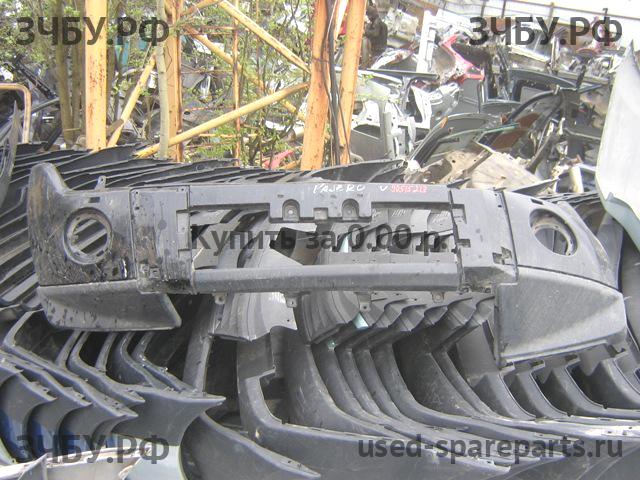 Mitsubishi Pajero/Montero 4 Бампер передний