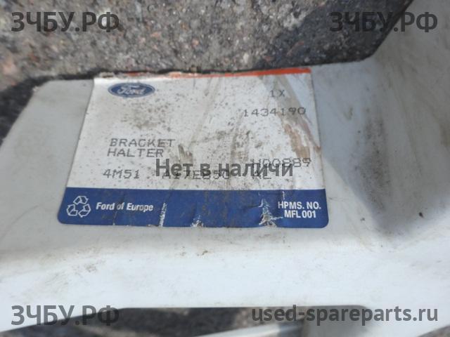 Ford Focus 2 Кронштейн бампера задний